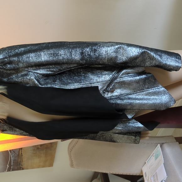 Silver and Black Metallic Jacket, Size M. - Picture 3 of 7